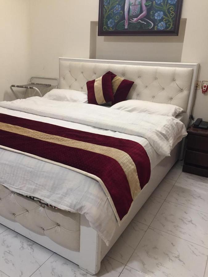 Maplewood Guest House, Neeti Bagh, New Delhiit Is A Boutiqu Guest House - Room 5 Kültér fotó