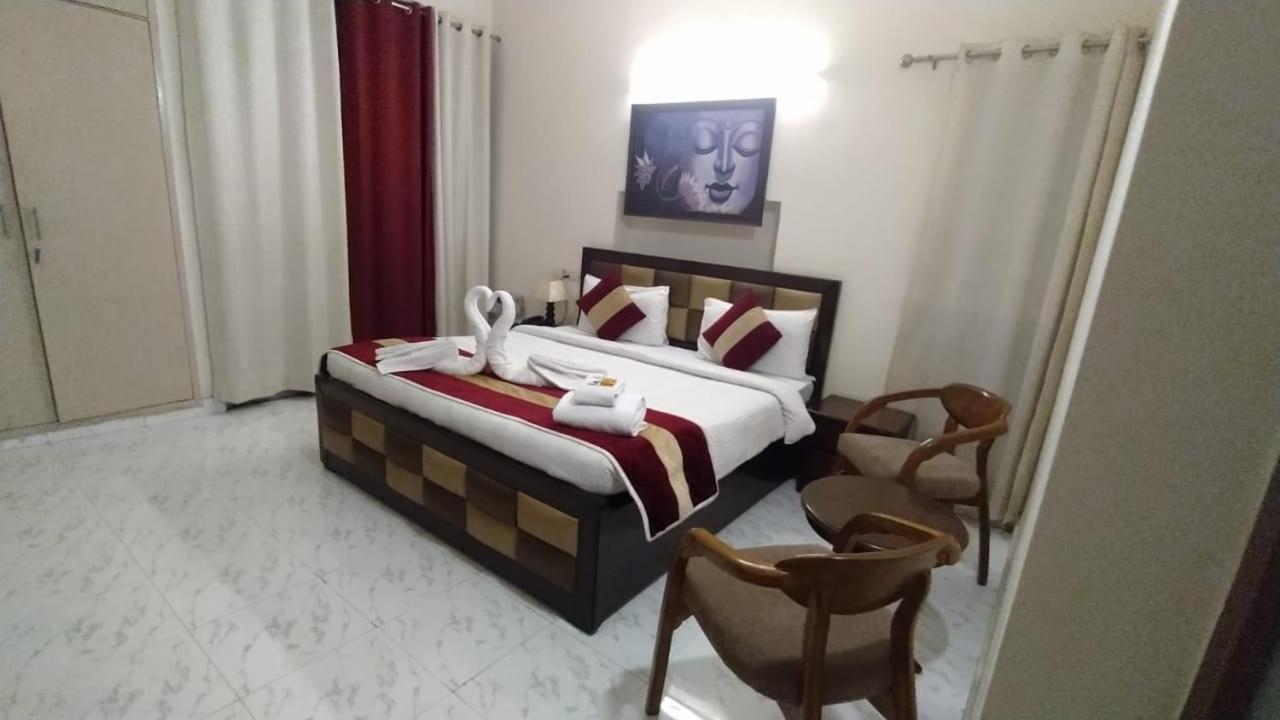 Maplewood Guest House, Neeti Bagh, New Delhiit Is A Boutiqu Guest House - Room 5 Kültér fotó