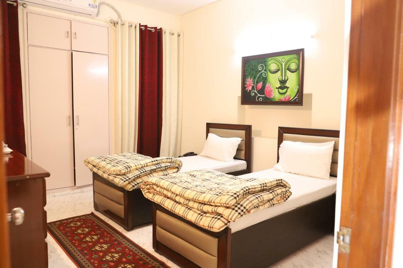 Maplewood Guest House, Neeti Bagh, New Delhiit Is A Boutiqu Guest House - Room 5 Kültér fotó