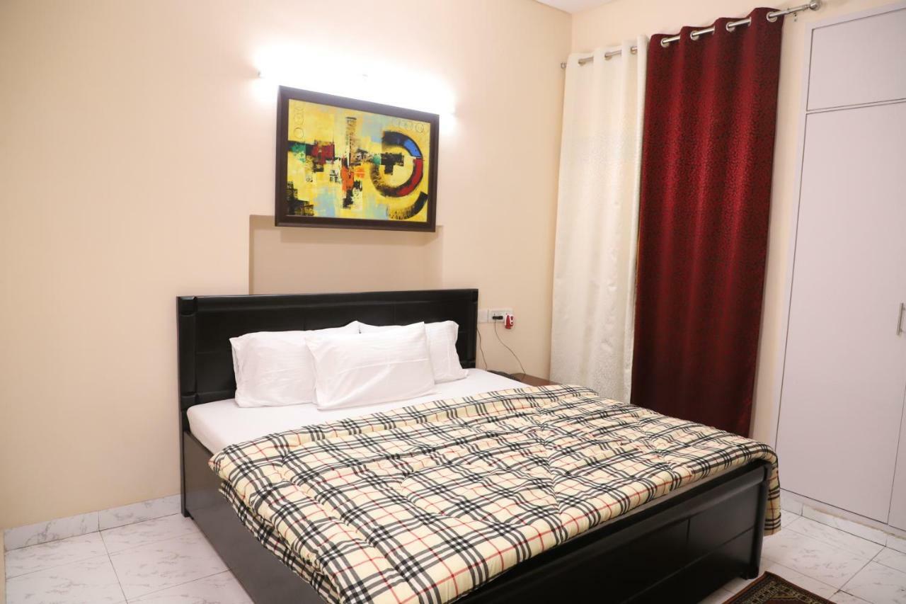 Maplewood Guest House, Neeti Bagh, New Delhiit Is A Boutiqu Guest House - Room 5 Kültér fotó