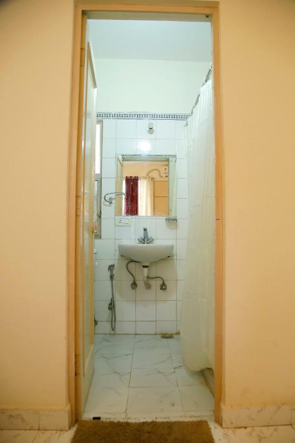 Maplewood Guest House, Neeti Bagh, New Delhiit Is A Boutiqu Guest House - Room 5 Kültér fotó