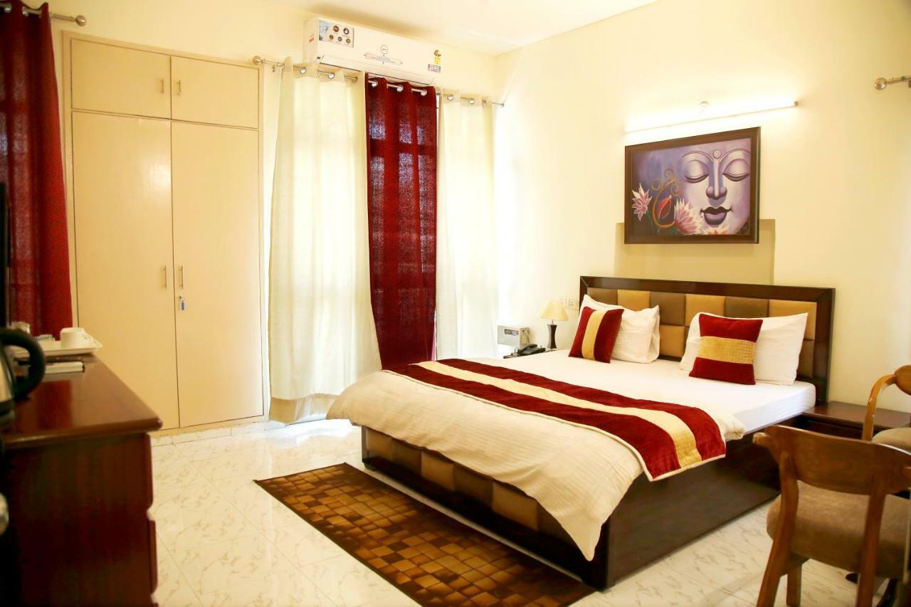 Maplewood Guest House, Neeti Bagh, New Delhiit Is A Boutiqu Guest House - Room 5 Kültér fotó