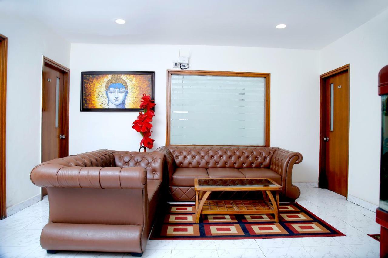 Maplewood Guest House, Neeti Bagh, New Delhiit Is A Boutiqu Guest House - Room 5 Kültér fotó